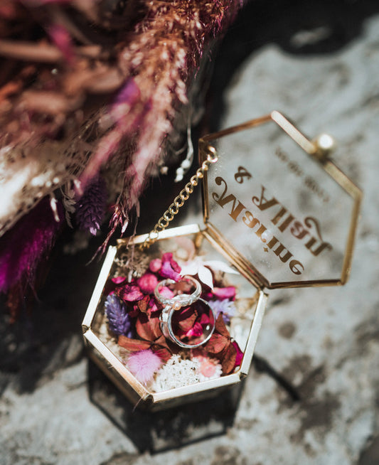 Boite à alliances en verre hexagonale personnalisée Lespimpeurs