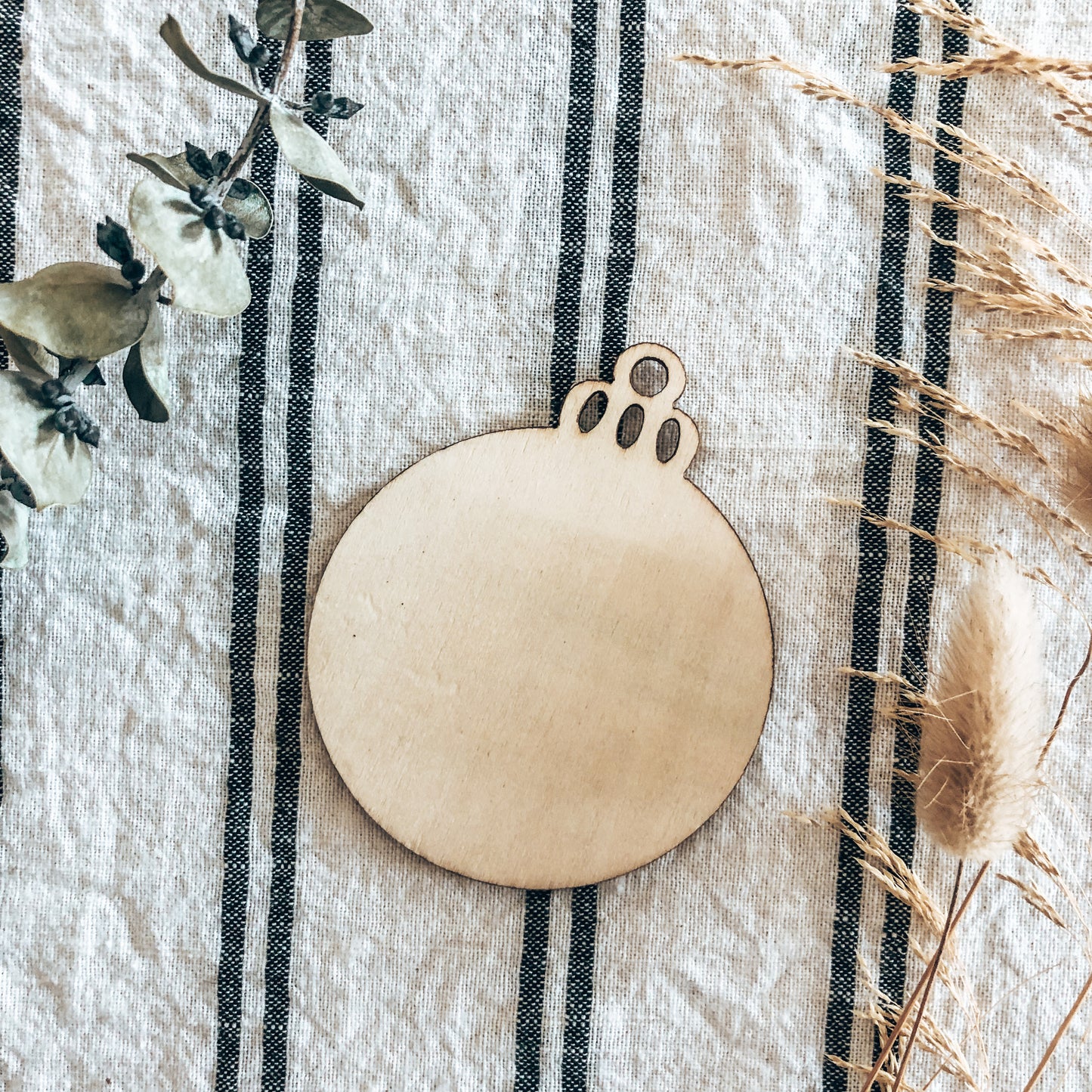 Boule de Noël personnalisé en bois Lespimpeurs