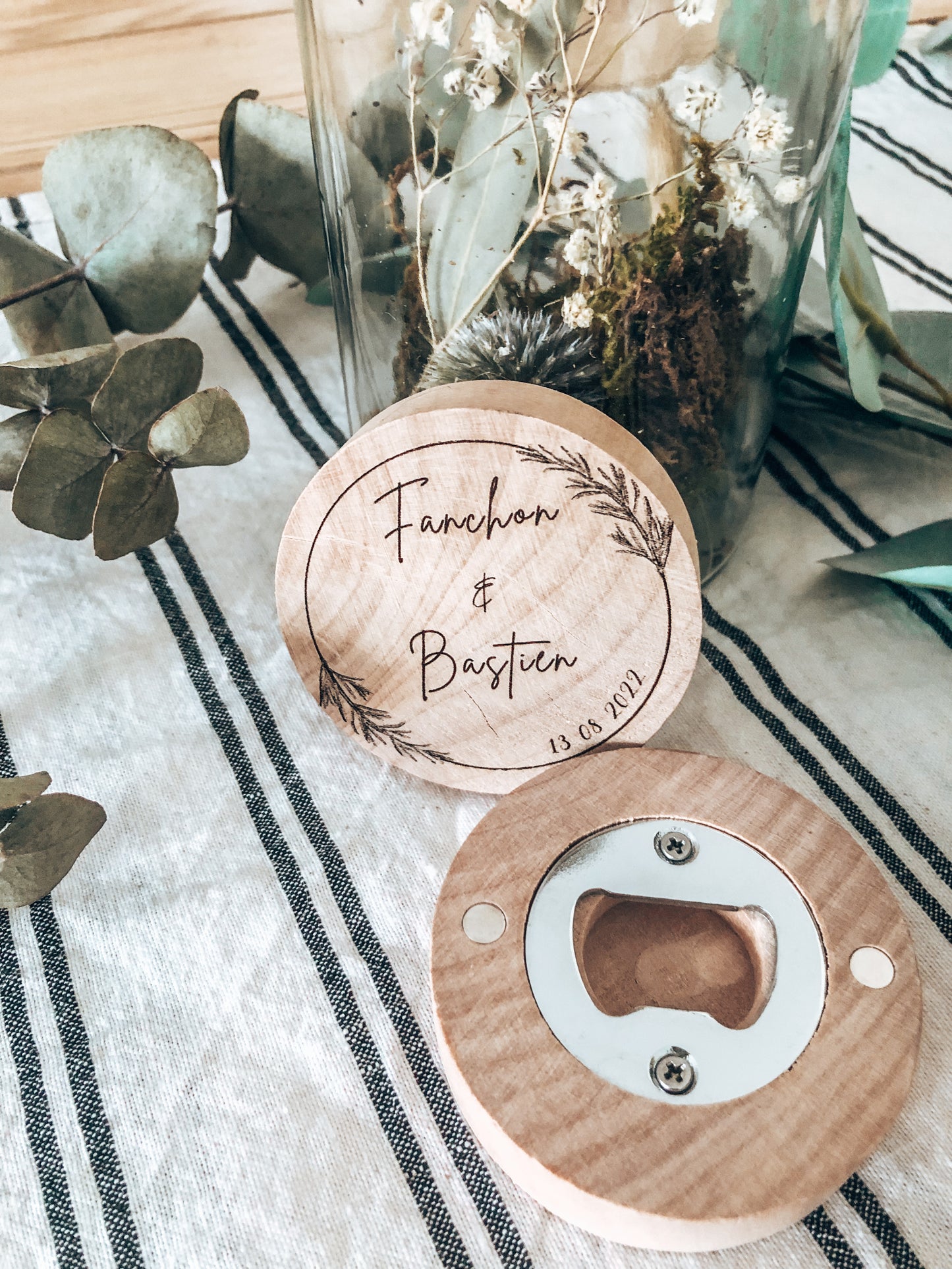 Décapsuleur aimanté personnalisé Les pimpeurs Cadeau invité Mariage Lespimpeurs original