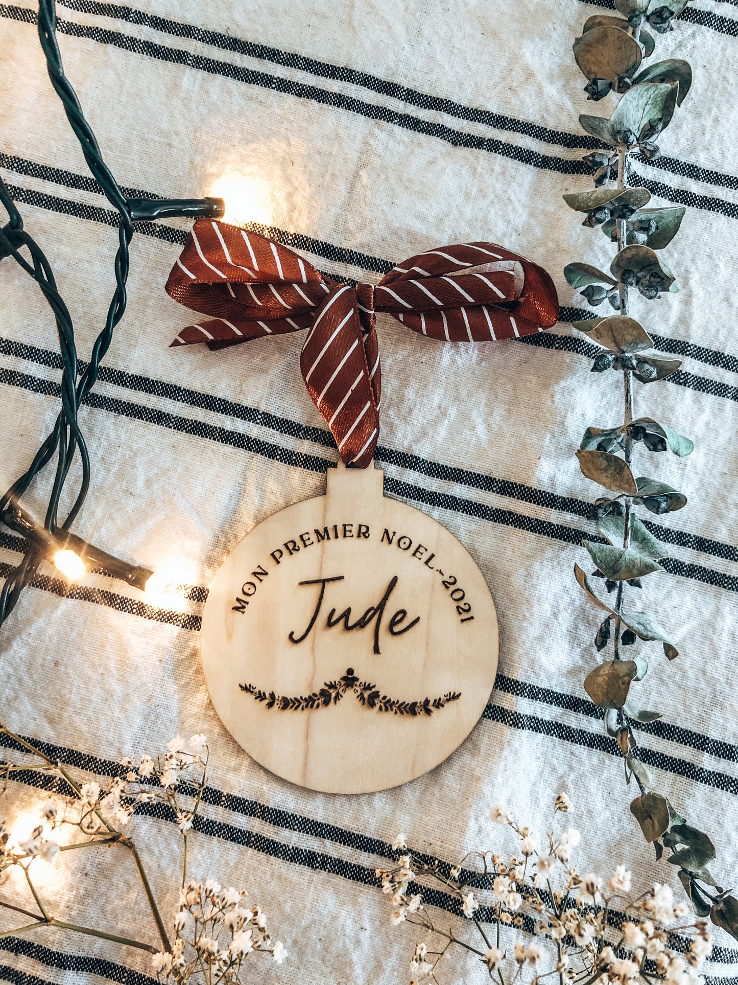 Boule de Noël personnalisé en bois Lespimpeurs