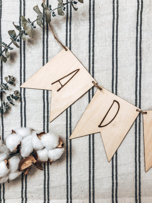 Guirlande en fanion personnalisée Lespimpeurs Les pimpeurs cadeau naissance décoration chambre évènement anniversaire fête