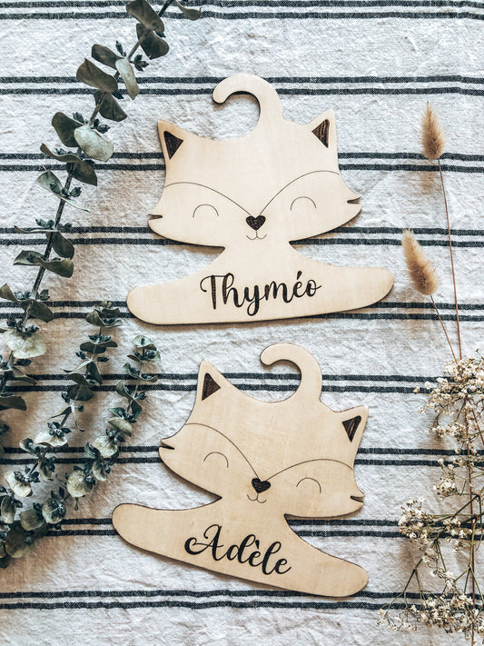 Cintre enfant animal personnalisé Lespimpeurs Les pimpeurs cadeau naisance